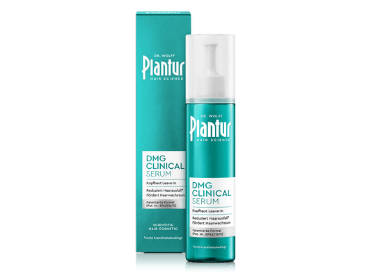 Plantur DMG Clinical Serum mit Verpackung. Etikett: „Kopfhaut Leave-in; reduziert nicht krankheitsbedingten Haarausfall; fördert Haarwachstum; patentierte Formel.